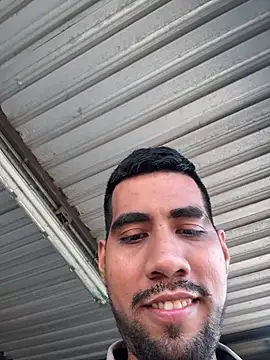 Snapshot of EnriquePersian197 chatting on 03-13-25, 04:01 EnriquePersian197 online show from 03-13-25, 04:01