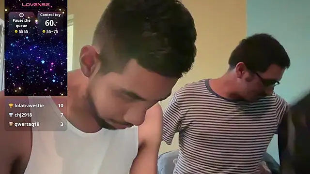 Snapshot of EnriquePersian197 chatting on 10-18-25, 03:47 EnriquePersian197 online show from 10-18-25, 03:47