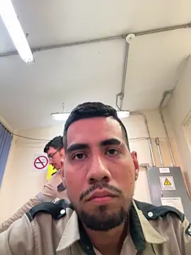 Snapshot of EnriquePersian197 chatting on 03-08-25, 12:11 EnriquePersian197 online show from 03-08-25, 12:11