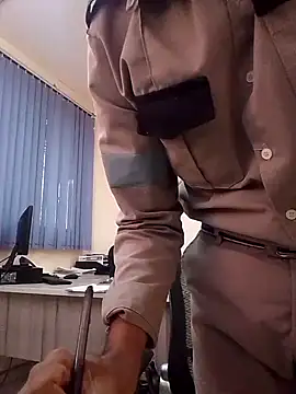 Snapshot of EnriquePersian197 chatting on 02-13-25, 02:42 EnriquePersian197 online show from 02-13-25, 02:42