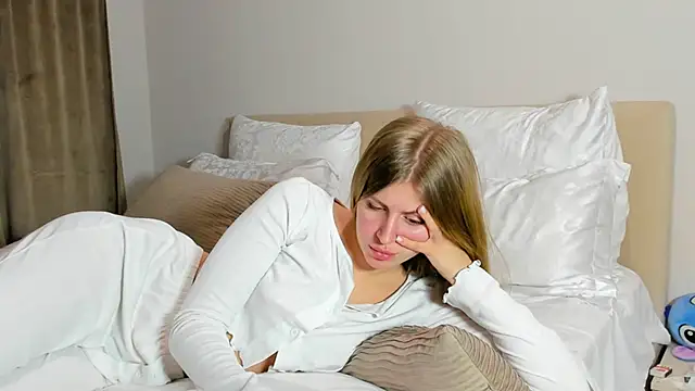 kirraa  online show from 12-22-25, 07:58