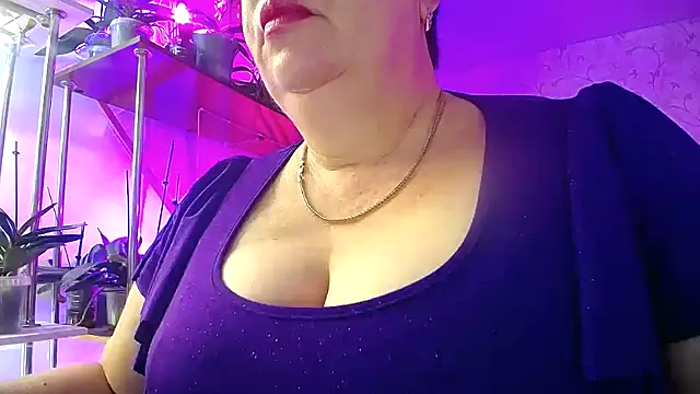 Snapshot of _Sweet_Woman chatting on 10-11-25, 04:24  Sweet Woman online show from 10-11-25, 04:24