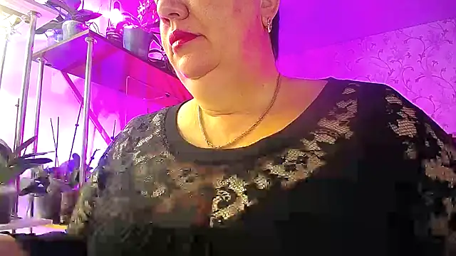 Snapshot of _Sweet_Woman chatting on 10-14-25, 04:24  Sweet Woman online show from 10-14-25, 04:24