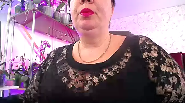 Snapshot of _Sweet_Woman chatting on 02-22-25, 12:18  Sweet Woman online show from 02-22-25, 12:18
