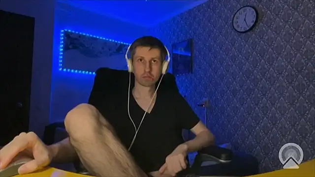 Aki-Laky online show from 04-13-26, 07:29