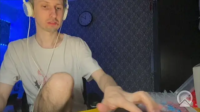 Aki-Laky online show from 04-08-26, 06:53