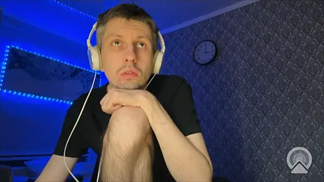 Aki-Laky online show from 12-16-25, 07:18