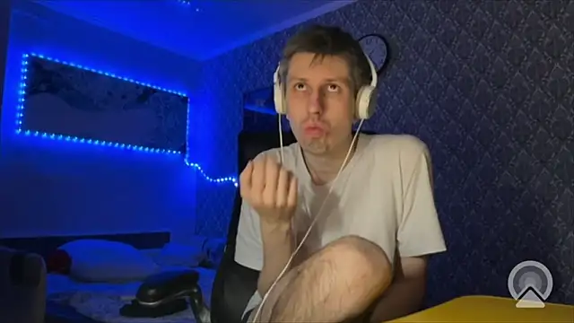 Aki-Laky online show from 04-05-26, 08:26