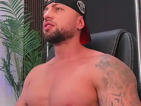 OwenMaximus814 online show from 04-12-26, 06:55