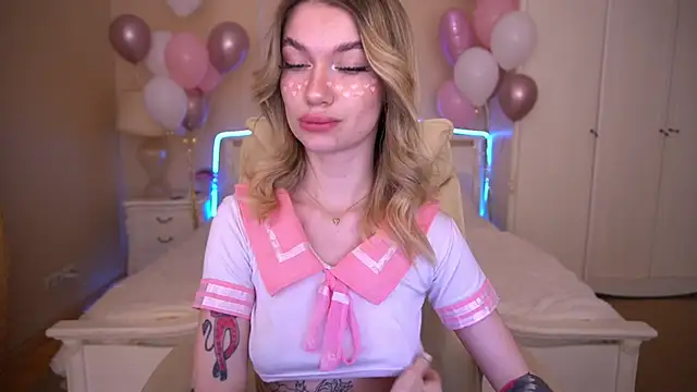 Snapshot of AnacondaOn chatting on 02-13-25, 09:27 AnacondaOn online show from 02-13-25, 09:27