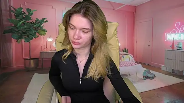 Snapshot of AnacondaOn chatting on 03-12-25, 07:35 AnacondaOn online show from 03-12-25, 07:35