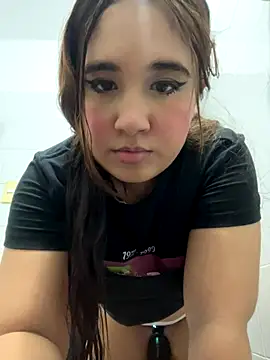 Snapshot of melyescobar chatting on 10-18-25, 03:30 melyescobar online show from 10-18-25, 03:30