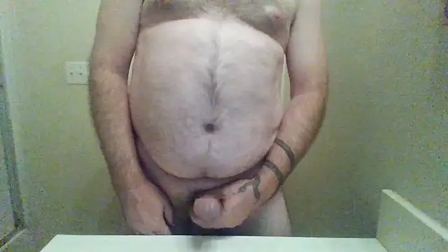 Snapshot of WatchinU82 chatting on 09-25-25, 05:02 WatchinU82 online show from 09-25-25, 05:02