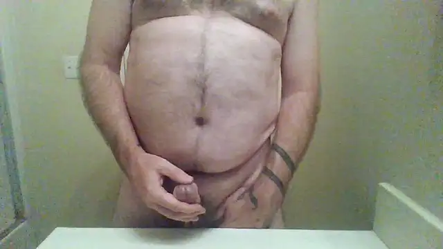 Snapshot of WatchinU82 chatting on 09-15-25, 04:13 WatchinU82 online show from 09-15-25, 04:13