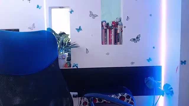 Lia-mitch online show from 12-18-25, 07:18