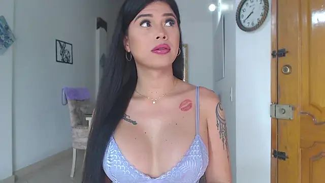 Snapshot of divinepleasury chatting on 01-19-26, 04:11 divinepleasury online show from 01-19-26, 04:11