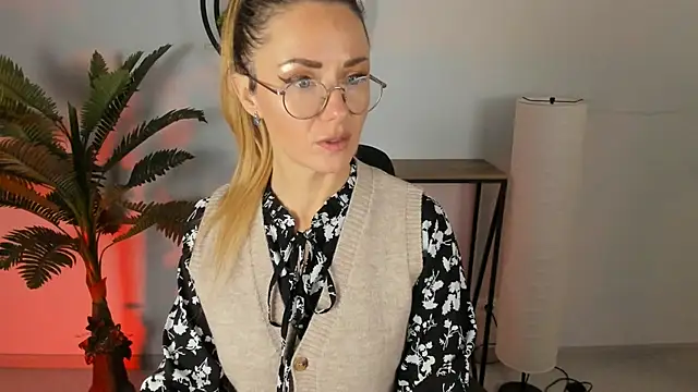 LadyIzabel online show from 02-22-25, 04:40