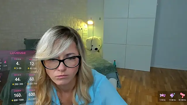 Snapshot of LadyIzabel chatting on 06-26-26, 11:49 LadyIzabel online show from 06-26-26, 11:49
