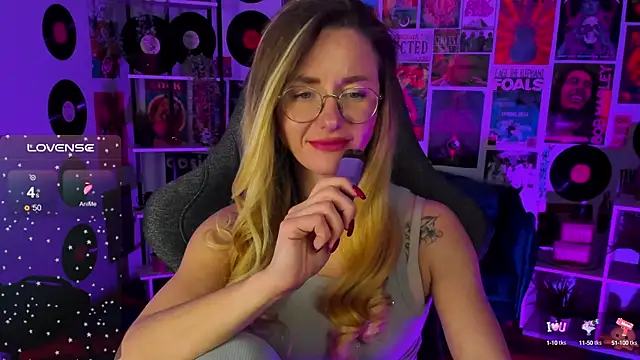 LadyIzabel online show from 12-21-24, 09:01