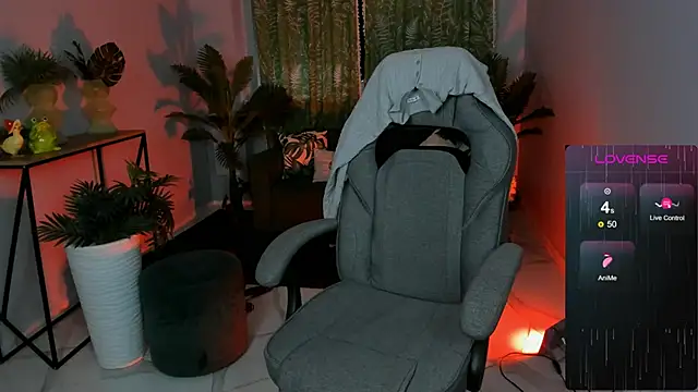 LadyIzabel online show from 11-28-25, 08:25