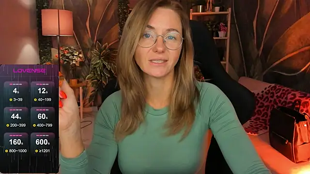 LadyIzabel online show from 11-11-25, 05:35