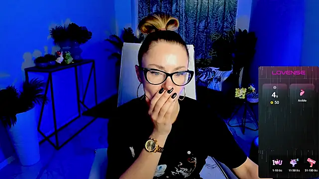 LadyIzabel online show from 10-21-25, 08:47