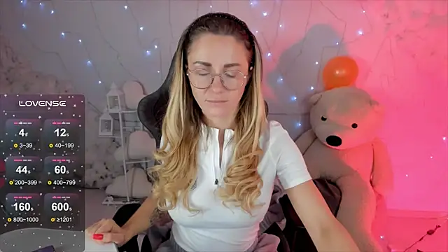 LadyIzabel online show from 02-15-25, 05:41