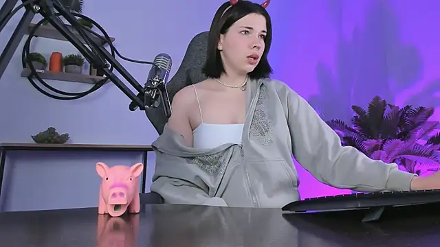 AliceSunday online show from 03-22-25, 11:42