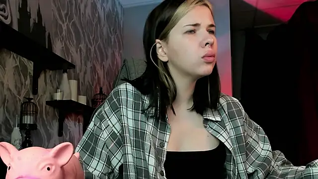 AliceSunday online show from 11-08-25, 04:05