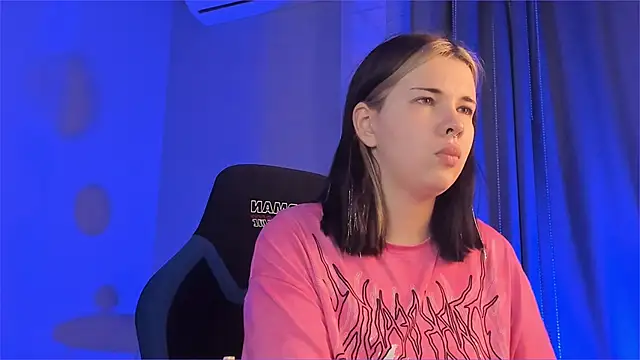 AliceSunday online show from 10-30-25, 02:10