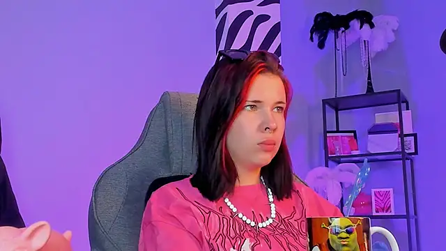 AliceSunday online show from 09-25-25, 05:02