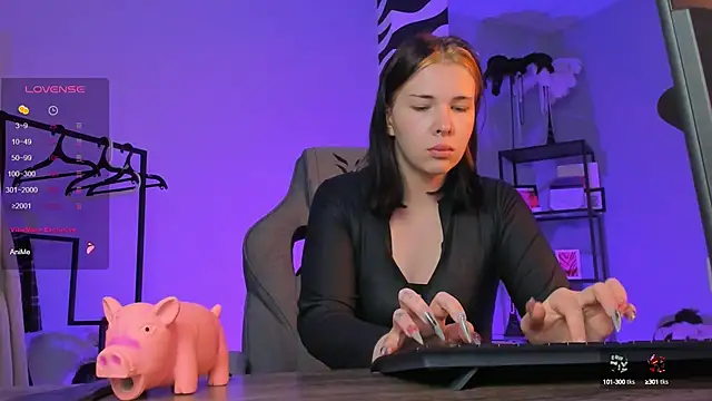 AliceSunday online show from 09-30-25, 01:55