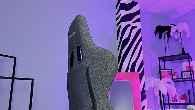 AliceSunday online show from 11-17-25, 02:15