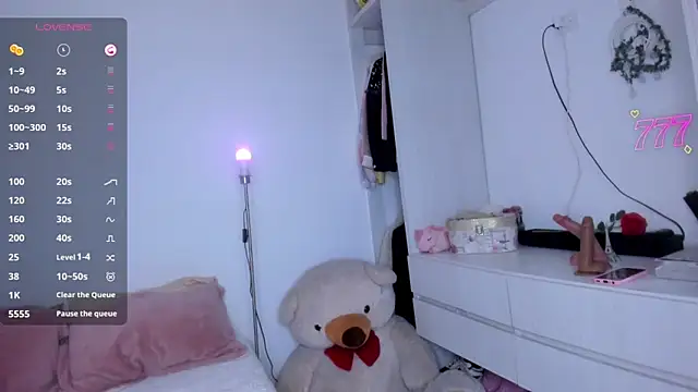 Lunadahia online show from 06-27-26, 04:29