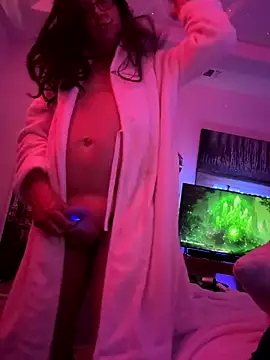 NinasNylonz online show from 11-14-25, 12:20