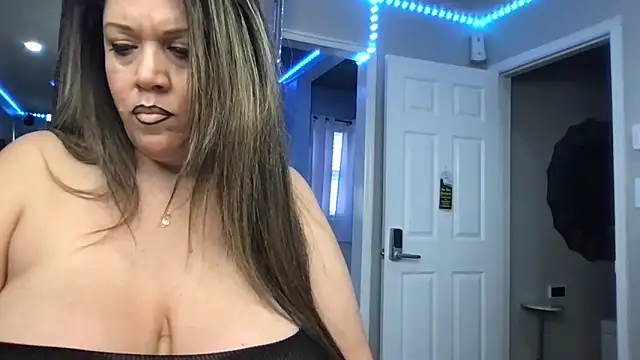 curvyfunlover online show from 11-09-25, 04:33