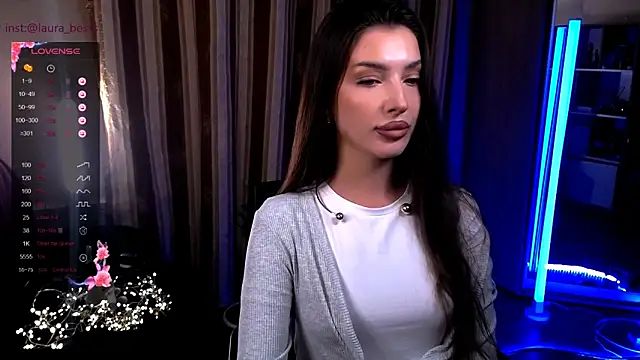 Laura Bess online show from 12-21-25, 03:14