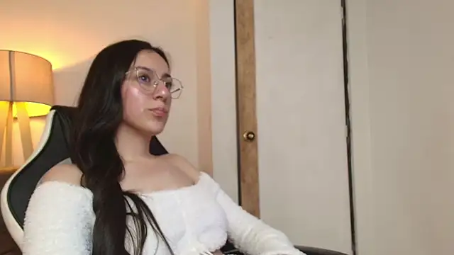 Snapshot of Sweet_Sammy_ chatting on 05-13-26, 07:43 Sweet Sammy online show from 05-13-26, 07:43