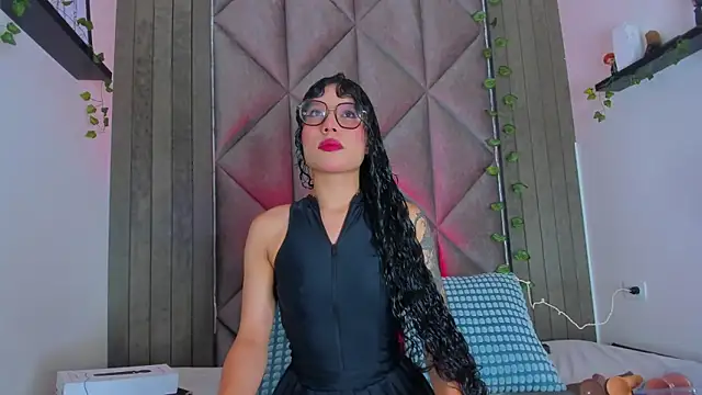 Snapshot of BriaConner_ chatting on 04-27-26, 01:47 BriaConner online show from 04-27-26, 01:47