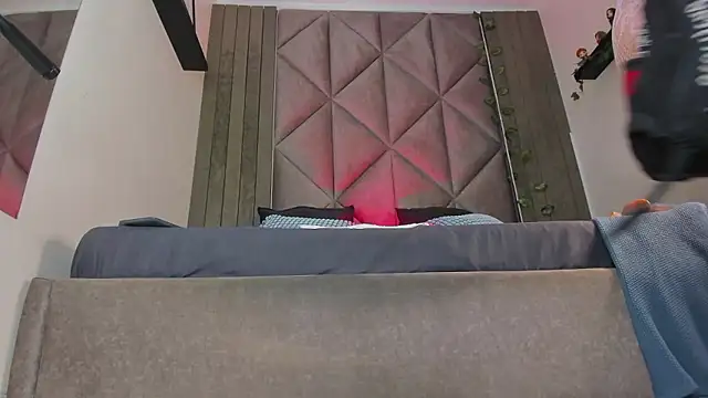 BriaConner  online show from 01-09-26, 02:51