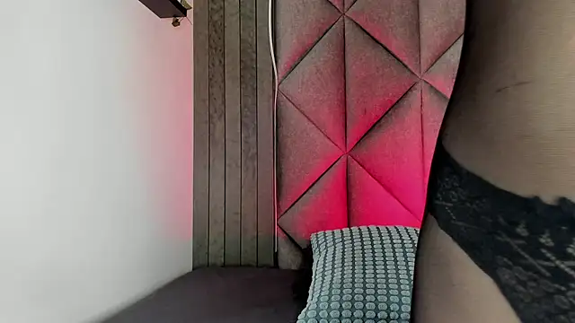 BriaConner  online show from 11-17-25, 01:31