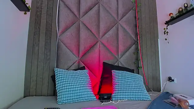 BriaConner  online show from 11-13-25, 02:48