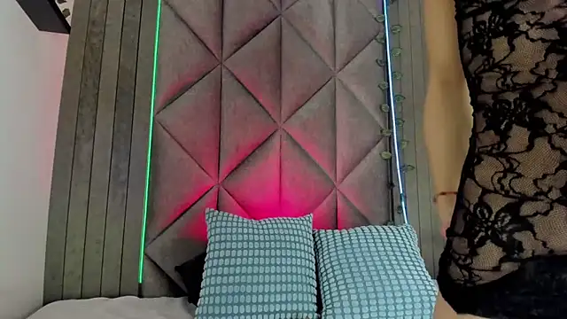 BriaConner  online show from 12-19-25, 02:59