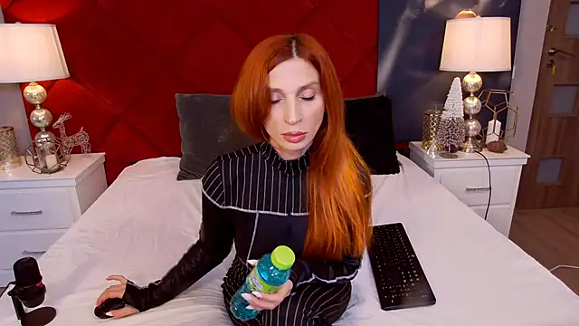 MinnieDrew online show from 11-26-25, 08:09