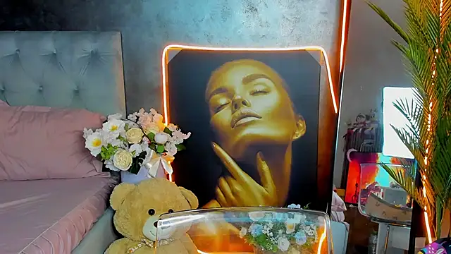 Snapshot of glossy_blondegirl chatting on 09-24-25, 04:57 glossy blondegirl online show from 09-24-25, 04:57