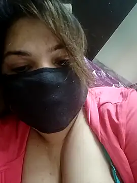 Snapshot of Naughty-Trisha chatting on 12-17-24, 09:17 Naughty-Trisha online show from 12-17-24, 09:17