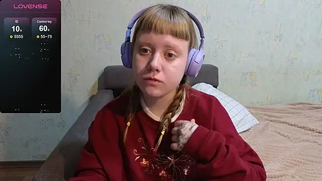 Snapshot of June_shy0 chatting on 02-01-26, 07:50 June shy0 online show from 02-01-26, 07:50