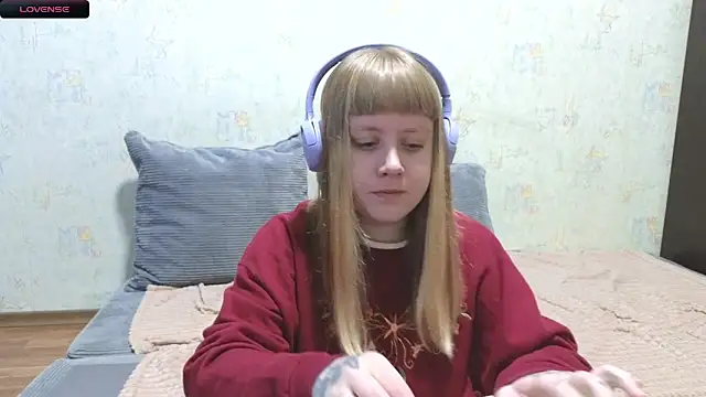 June shy0 online show from 06-03-26, 08:15