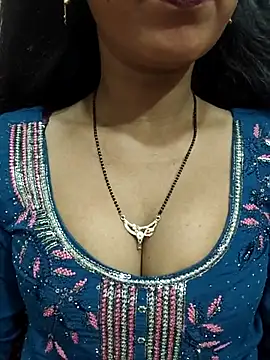 Snapshot of Sharmila-Singh chatting on 07-21-26, 06:48 Sharmila-Singh online show from 07-21-26, 06:48