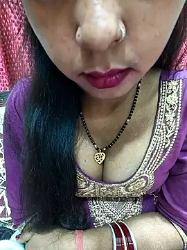 Snapshot of Sharmila-Singh chatting on 12-18-25, 06:45 Sharmila-Singh online show from 12-18-25, 06:45